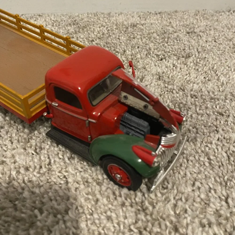 1941 CHEVY STAKE & PLATFORM TRUCK  1:32 scale National Motor Museum Mint